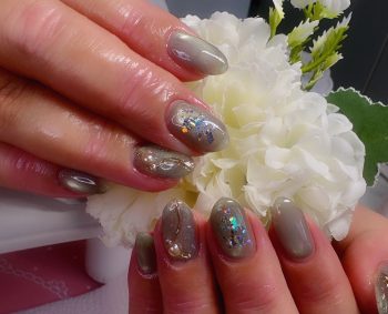 Cenbless　成増フェイシャル＆ネイルサロン　人気の冬ネイルデザイン！寒色系微粒子マグネットネイル