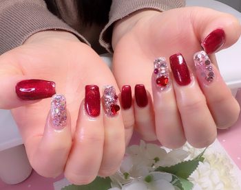 成増徒歩3分のフェイシャルエステ・ネイルサロン ビューティスタジオCenbless（センブレス）　深紅マグネットで魅せる。華やかビジューネイル♪