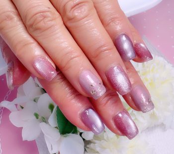 Cenbless 成増フェイシャル&ネイルサロン やわらかライラックで楽しむ、大人の淡色マグネットネイル