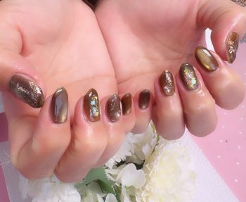 Cenbless　成増フェイシャル＆ネイルサロン　人気デザインを冬色でリピート。カーキ×アンバーの大人マグネット♪