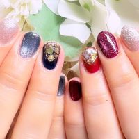 Cenbless　成増フェイシャル＆ネイルサロン　推しイベント仕様。左右で楽しむ赤×青の特別ネイル♪