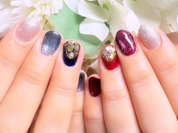 Cenbless　成増フェイシャル＆ネイルサロン　推しイベント仕様。左右で楽しむ赤×青の特別ネイル♪