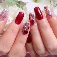 成増徒歩3分のフェイシャルエステ・ネイルサロン ビューティスタジオCenbless(センブレス) 深紅マグネットで魅せる。華やかビジューネイル♪