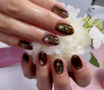 Cenbless　成増フェイシャル＆ネイルサロン　人気デザインを冬色でリピート。カーキ×アンバーの大人マグネット♪