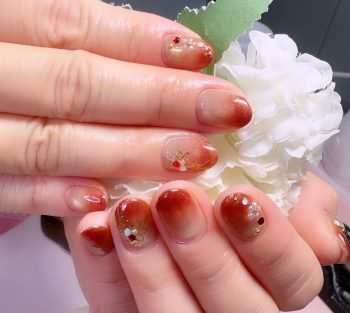 Cenbless　成増フェイシャル＆ネイルサロン　クリスマスから新年へ。和テイストで楽しむ華やかネイル♪