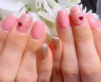 成増徒歩3分のフェイシャルエステ・ネイルサロン ビューティスタジオCenbless（センブレス）　オフィスにもなじむ。大人のバレンタインチェックネイル♪