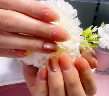 Cenbless 成増フェイシャル&ネイルサロン ちゅるん艶が可愛い。テラコッタシアー×微粒子マグネットネイル
