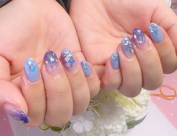 Cenbless　成増フェイシャル＆ネイルサロン　推しカラー全開。星モチーフが輝くブルーネイル♪