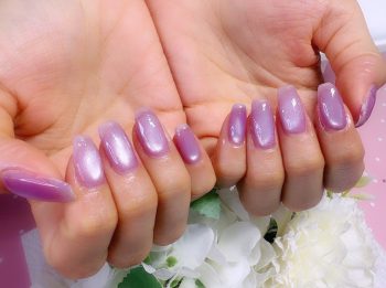 Cenbless　成増フェイシャル＆ネイルサロン　花びらのようなエレガントな可愛さ！ライラックパープルの微粒子マグネットネイル