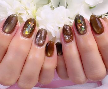 Cenbless　成増フェイシャル＆ネイルサロン　人気デザインを冬色でリピート。カーキ×アンバーの大人マグネット♪