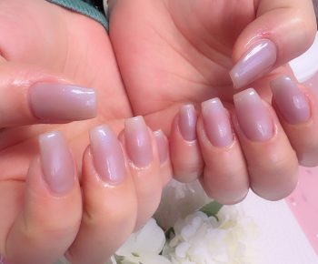 Cenbless　成増フェイシャル＆ネイルサロン　人気上昇中の新色♪偏光パールが美しいワンカラーネイル