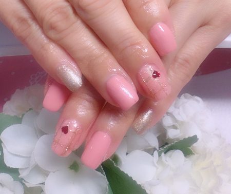 成増徒歩3分のフェイシャルエステ・ネイルサロン ビューティスタジオCenbless（センブレス）　オフィスにもなじむ。大人のバレンタインチェックネイル♪