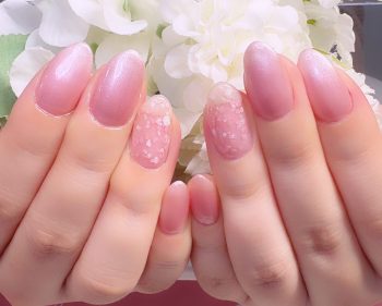 Cenbless 成増フェイシャル&ネイルサロン 花びらのようにやさしく。淡色パールピンクのバレンタインネイル♪