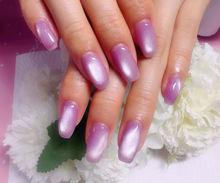 Cenbless　成増フェイシャル＆ネイルサロン　花びらのようなエレガントな可愛さ！ライラックパープルの微粒子マグネットネイル