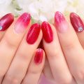 Cenbless 成増フェイシャル&ネイルサロン 赤が主役。艶ときらめきを楽しむ大人レッドネイル