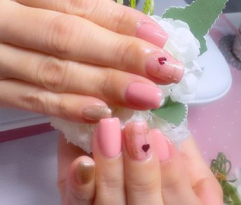 成増徒歩3分のフェイシャルエステ・ネイルサロン ビューティスタジオCenbless（センブレス）　オフィスにもなじむ。大人のバレンタインチェックネイル♪