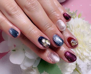 Cenbless　成増フェイシャル＆ネイルサロン　推しイベント仕様。左右で楽しむ赤×青の特別ネイル♪