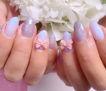 Cenbless 成増フェイシャル&ネイルサロン パールホワイト×クリアブルーラメ♪リボンパーツが可愛いバレンタインネイル