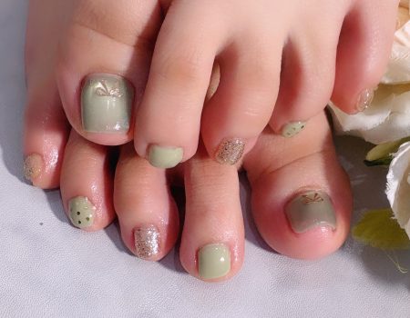 成増徒歩3分のフェイシャルエステ・ネイルサロン ビューティスタジオCenbless（センブレス）　足元から春気分♪爽やかピスタチオグリーンのフットネイル