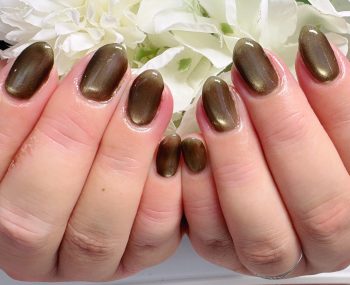 Cenbless 成増フェイシャル&ネイルサロン 大人カーキの微粒子マグネット♪洗練ワンカラーネイル