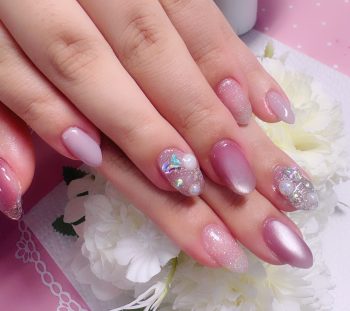 成増徒歩3分のフェイシャルエステ・ネイルサロン ビューティスタジオCenbless(センブレス) やわらかなピンクで楽しむ。華やかバレンタインネイル♪