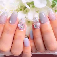 成増徒歩3分のフェイシャルエステ・ネイルサロン ビューティスタジオCenbless（センブレス）　初挑戦のアイスブルーで楽しむ、清楚な大人ネイル