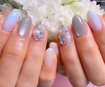 成増徒歩3分のフェイシャルエステ・ネイルサロン ビューティスタジオCenbless（センブレス）　冬の寒色で楽しむ。アイスブルーの上品マグネットネイル♪
