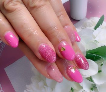 成増徒歩3分のフェイシャルエステ・ネイルサロン ビューティスタジオCenbless（センブレス）　 甘すぎない可愛さ。大人のバレンタインハートネイル♪