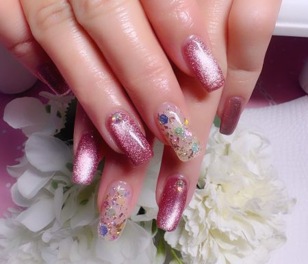 成増徒歩3分のフェイシャルエステ・ネイルサロン ビューティスタジオCenbless(センブレス) 春先取りの明るめコーラルネイル♪キャッツアイ×ラメホログラム