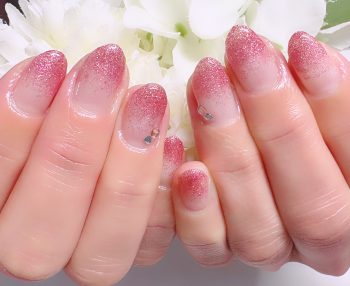 成増徒歩3分のフェイシャルエステ・ネイルサロン ビューティスタジオCenbless(センブレス) 上品ピンクの輝き♪大人のラメグラデーションネイル
