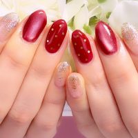 Cenbless　成増フェイシャル＆ネイルサロン　推しカラーで気分UP♪レッドピンクの大人マグネットネイル