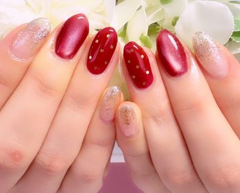 Cenbless　成増フェイシャル＆ネイルサロン　推しカラーで気分UP♪レッドピンクの大人マグネットネイル