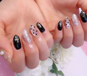 成増徒歩3分のフェイシャルエステ・ネイルサロン ビューティスタジオCenbless（センブレス）　節目の日に寄り添う♪上品モノトーンドットネイル