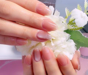 成増徒歩3分のフェイシャルエステ・ネイルサロン ビューティスタジオCenbless（センブレス）　さりげない煌めき♪ベージュピンクの上品ワンカラーネイル