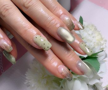 Cenbless　成増フェイシャル＆ネイルサロン　春先取りグリーン♪大人可愛いドットネイル