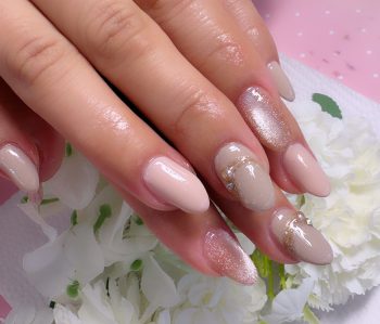 Cenbless 成増フェイシャル&ネイルサロン 新鮮ベージュフォーマル♪上品アクセサリーミラーネイル