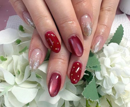 Cenbless　成増フェイシャル＆ネイルサロン　推しカラーで気分UP♪レッドピンクの大人マグネットネイル