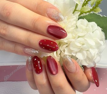 Cenbless　成増フェイシャル＆ネイルサロン　推しカラーで気分UP♪レッドピンクの大人マグネットネイル