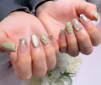 Cenbless　成増フェイシャル＆ネイルサロン　春先取りグリーン♪大人可愛いドットネイル