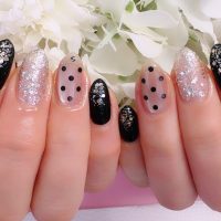成増徒歩3分のフェイシャルエステ・ネイルサロン ビューティスタジオCenbless（センブレス）　節目の日に寄り添う♪上品モノトーンドットネイル