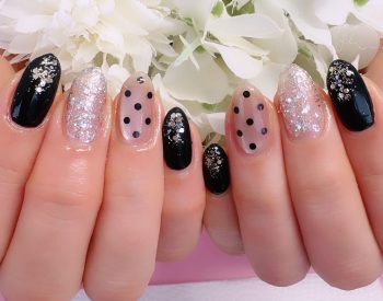 成増徒歩3分のフェイシャルエステ・ネイルサロン ビューティスタジオCenbless（センブレス）　節目の日に寄り添う♪上品モノトーンドットネイル