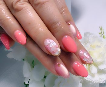 成増徒歩3分のフェイシャルエステ・ネイルサロン ビューティスタジオCenbless（センブレス）　春色サーモンピンク♪華やか桜ネイル