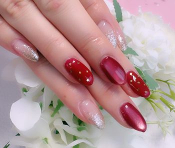 Cenbless　成増フェイシャル＆ネイルサロン　推しカラーで気分UP♪レッドピンクの大人マグネットネイル