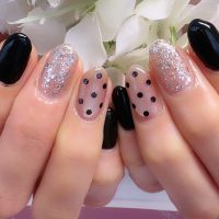 成増徒歩3分のフェイシャルエステ・ネイルサロン ビューティスタジオCenbless（センブレス）　甘さから一転♪大人シックなブラックドットネイル