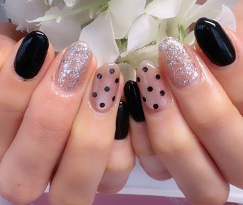 成増徒歩3分のフェイシャルエステ・ネイルサロン ビューティスタジオCenbless(センブレス) 甘さから一転♪大人シックなブラックドットネイル