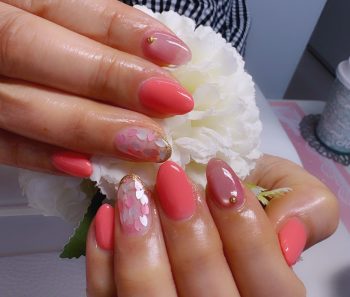 成増徒歩3分のフェイシャルエステ・ネイルサロン ビューティスタジオCenbless（センブレス）　春色サーモンピンク♪華やか桜ネイル