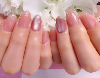 成増徒歩3分のフェイシャルエステ・ネイルサロン ビューティスタジオCenbless（センブレス）　さりげない煌めき♪ベージュピンクの上品ワンカラーネイル