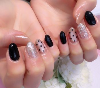 成増徒歩3分のフェイシャルエステ・ネイルサロン ビューティスタジオCenbless(センブレス) 甘さから一転♪大人シックなブラックドットネイル
