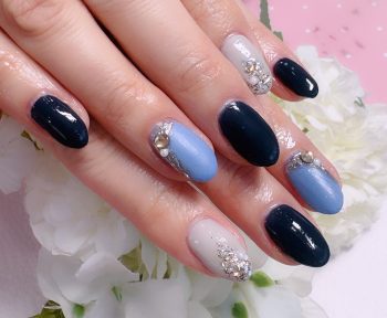 成増徒歩3分のフェイシャルエステ・ネイルサロン ビューティスタジオCenbless(センブレス)ネイビー×ブルーで上品に♪大人フォーマルネイル