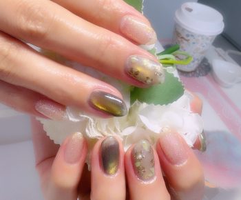 成増徒歩3分のフェイシャルエステ・ネイルサロン ビューティスタジオCenbless（センブレス）大人のお洒落配色！シックなグリーン系マグネット×小花アートネイル